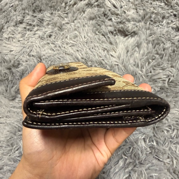 Classic Gucci Monogram Wallet - Picture 8 of 16